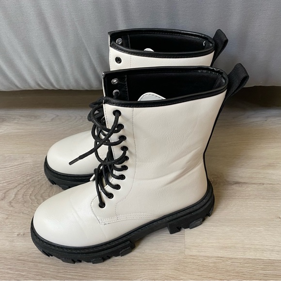 MIA white Martin style lace up boot - Picture 2 of 3